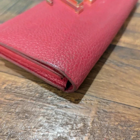 Authentic Louis Vuitton Taurillon Portefeuille Capucines Wallet in Red - Picture 9 of 15